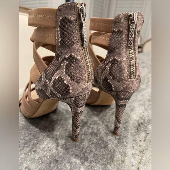 Donald J. Pliner Arlen Size 8.5, High Heels Strappy Back Zipper Blush Nappa - Picture 5 of 11